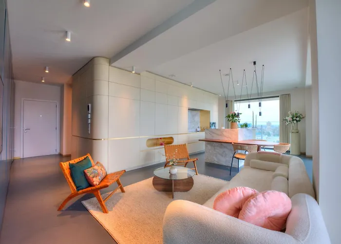 Victoria Home 007